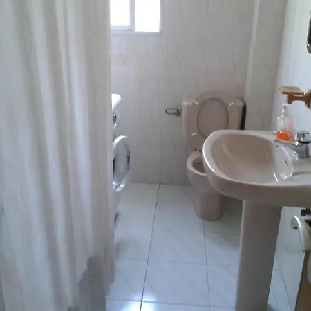 Amplia Vivienda En Avda. Rocafort, شقة
