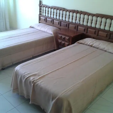 Amplia Vivienda En Avda. Rocafort, شقة سانكسينكسو